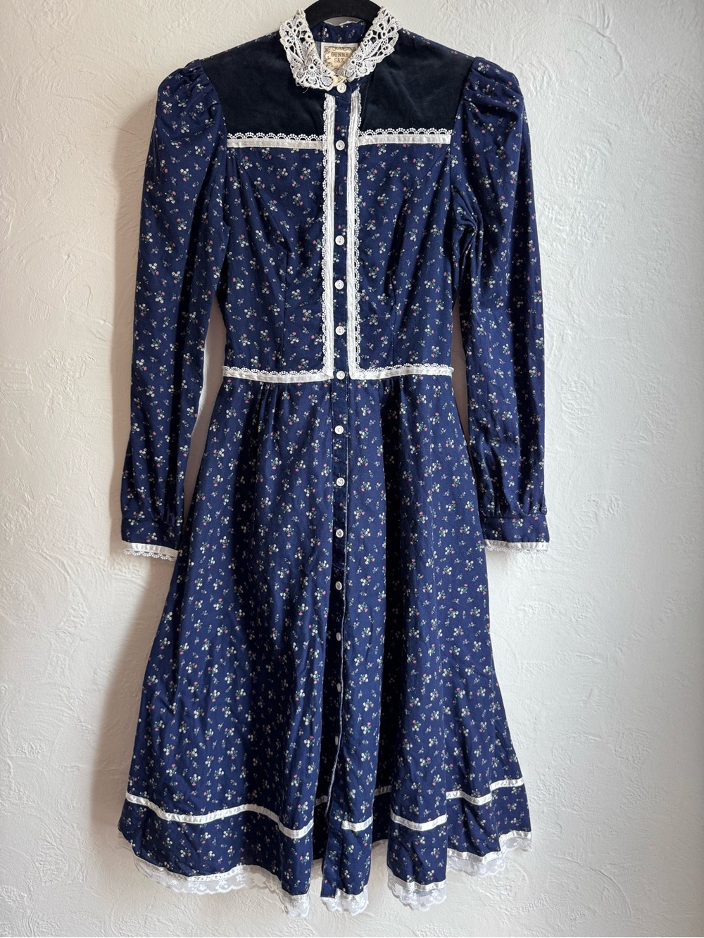Vintage 1970's Gunne Sax Blue Calico Floral Velvet Yoke Prairie Midi Dres 7